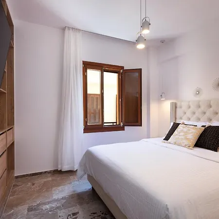 3-bedroom With Private Rooftop Jacuzzi & Panoramic Views