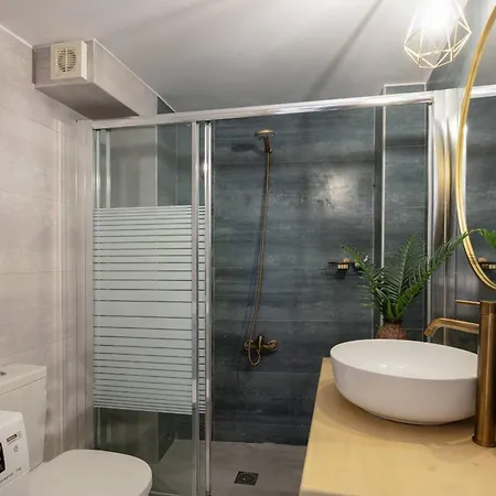 3-bedroom With Private Rooftop Jacuzzi & Panoramic Views Retimno